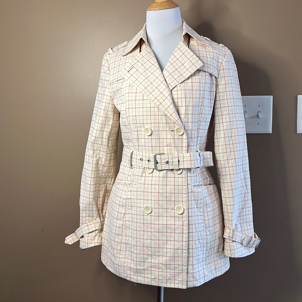 Express Cream Background with Deep and Pale Pink Ckecks. Coat